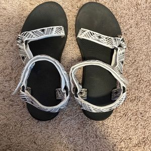 Teva Womens size 9